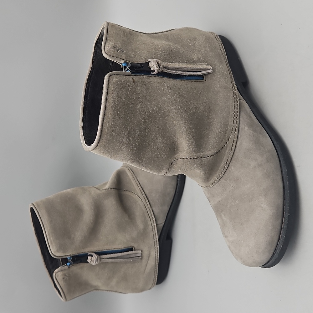 Emu Heysen Suede leather ankle booties Women 7.5